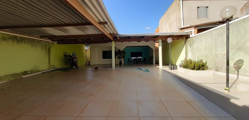 Casa 3 Qtos, Lote com 400 metros, Para quem Gosta de Espaço! Bairro São Gabriel