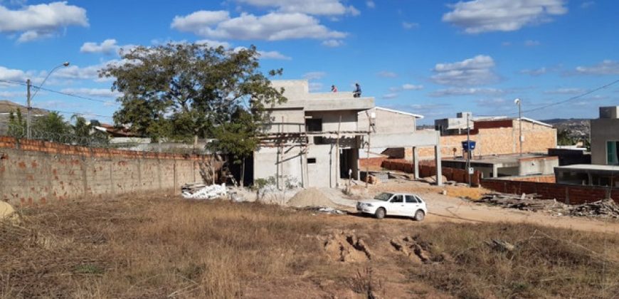 Lote com 520 metros, Condomínio Vista do Itaipu