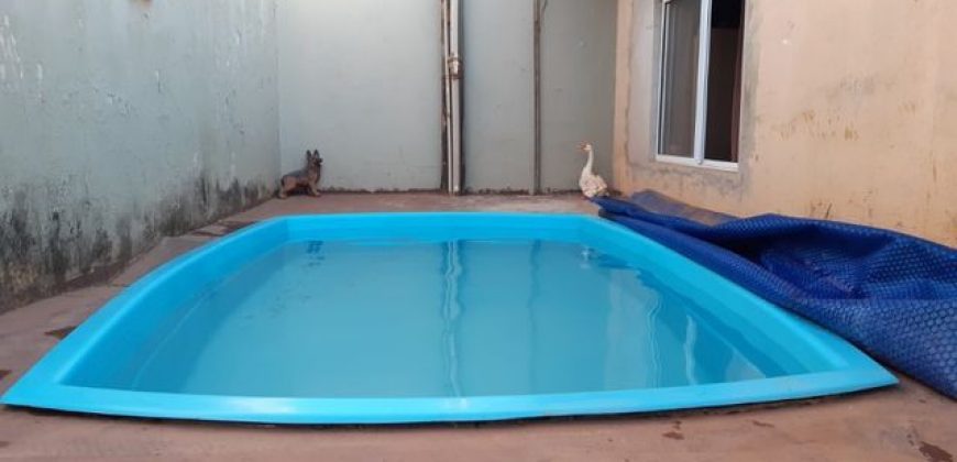 2 Casas no mesmo lote, com Piscina, Churrasqueira, Aceito Troca