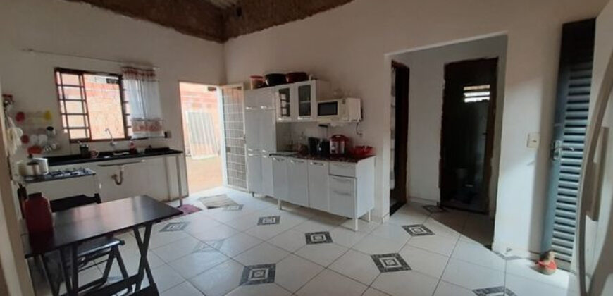 Casa 3 Qtos, Lote 570 metros, com poço artesiano