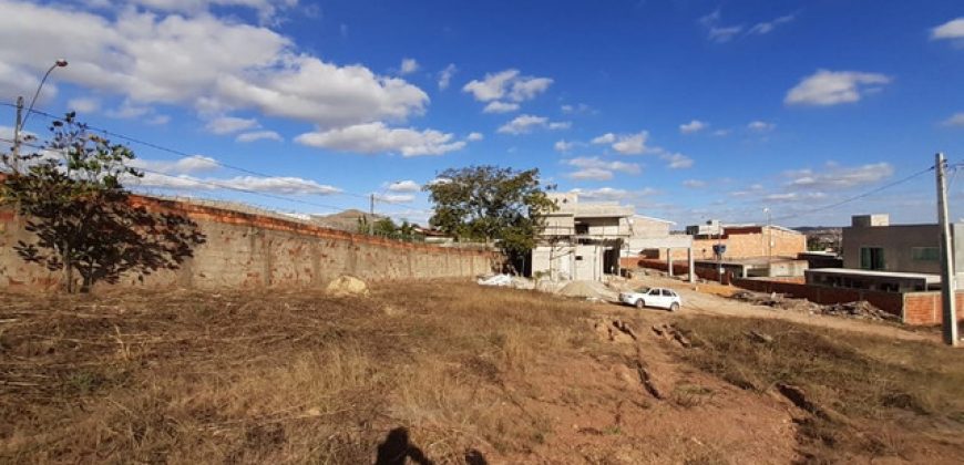 Lote com 520 metros, Condomínio Vista do Itaipu