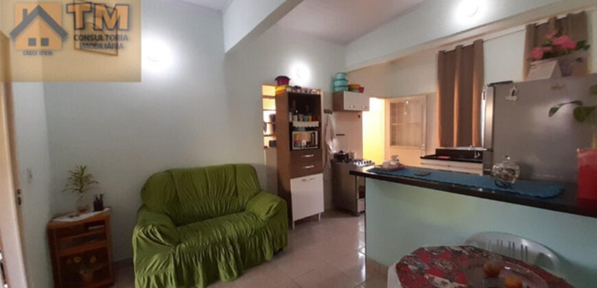 Casa com 2 Quartos, mais 2 kits, no Centro da Cidade! Perto do Itaú