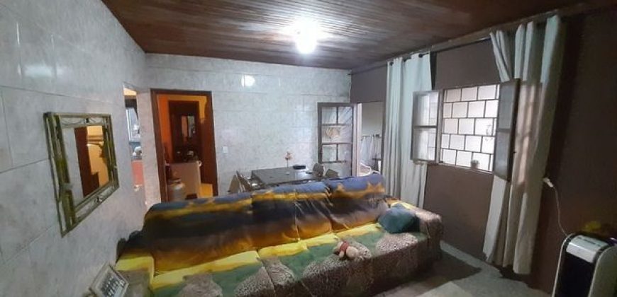 2 Casas no mesmo lote, com Piscina, Churrasqueira, Aceito Troca