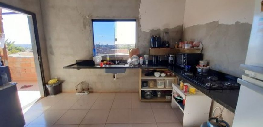 Casa com 5 Quartos, Suíte, Piscina, Bem Localizada, Lote com 270 metros