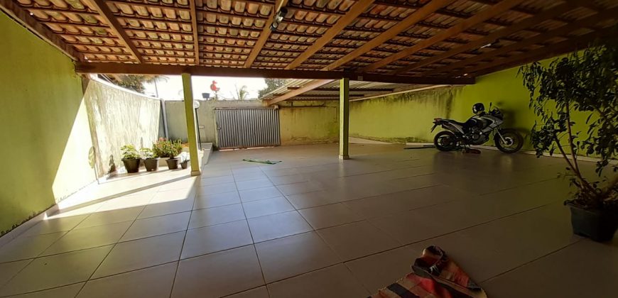 Casa 3 Qtos, Lote com 400 metros, Para quem Gosta de Espaço! Bairro São Gabriel