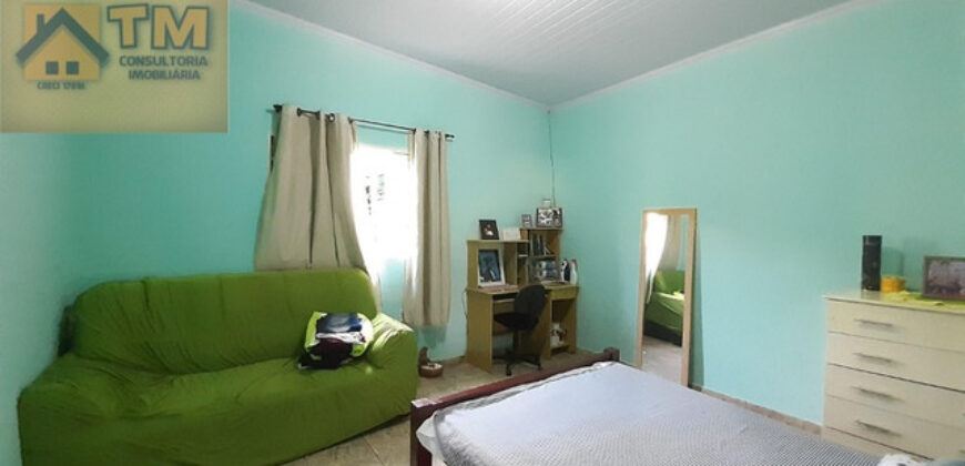 Casa com 2 Quartos, mais 2 kits, no Centro da Cidade! Perto do Itaú