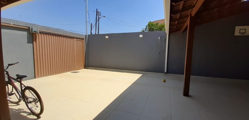 Maravilhosa casa, Nova, Moderna, com Fino acabamento, 03 qtos, Suíte, Closet