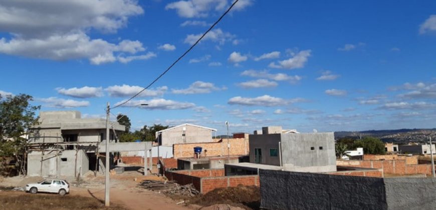 Lote com 520 metros, Condomínio Vista do Itaipu