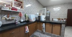 Casa com 4 Qtos, Suíte, Toda na Laje, Lote com 800 metros, Bairro Vila Nova