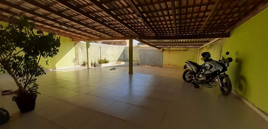 Casa 3 Qtos, Lote com 400 metros, Para quem Gosta de Espaço! Bairro São Gabriel