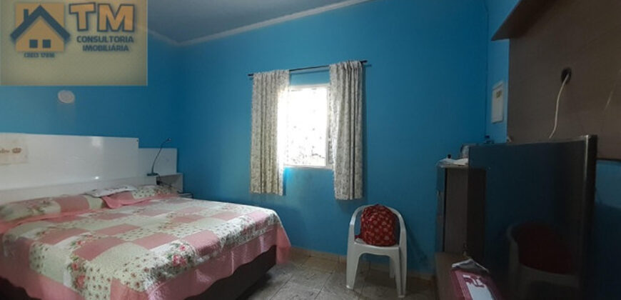 Casa com 2 Quartos, mais 2 kits, no Centro da Cidade! Perto do Itaú