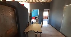 Casa com 5 Quartos, Suíte, Piscina, Bem Localizada, Lote com 270 metros