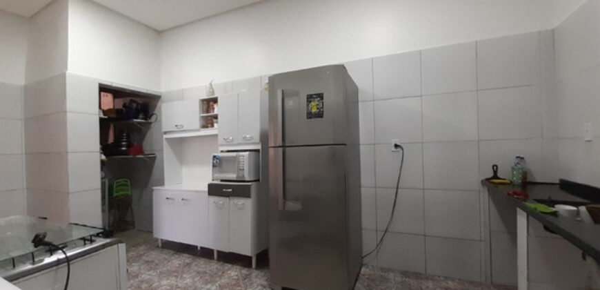 Casa bem localizada no Centro de São Sebastião