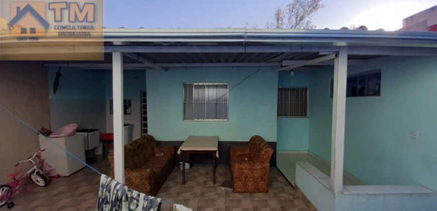 Casa com 2 Quartos, mais 2 kits, no Centro da Cidade! Perto do Itaú