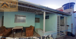 Casa com 2 Quartos, mais 2 kits, no Centro da Cidade! Perto do Itaú