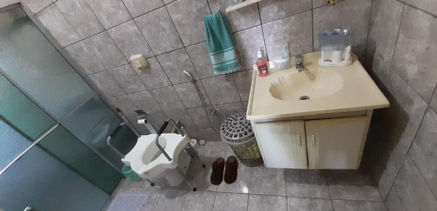 Casa com 4 Qtos, Suíte, Toda na Laje, Lote com 800 metros, Bairro Vila Nova