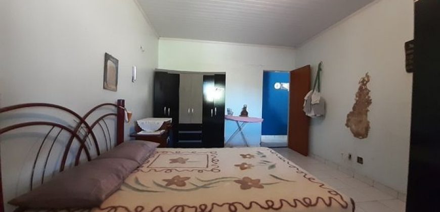 Casa 1 Quarto, Itaipu 80, lote 300 metros