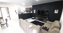 Maravilhosa casa, Nova, Moderna, com Fino acabamento, 03 qtos, Suíte, Closet