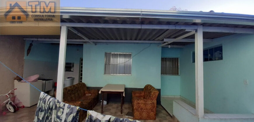 Casa com 2 Quartos, mais 2 kits, no Centro da Cidade! Perto do Itaú