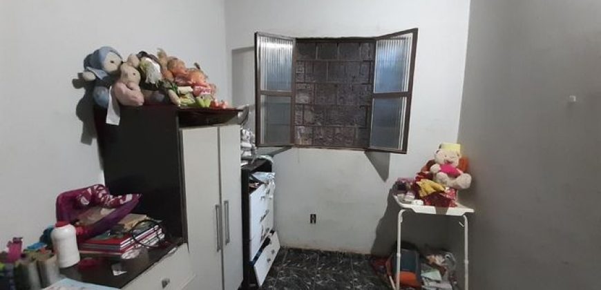 2 Casas no mesmo lote, com Piscina, Churrasqueira, Aceito Troca