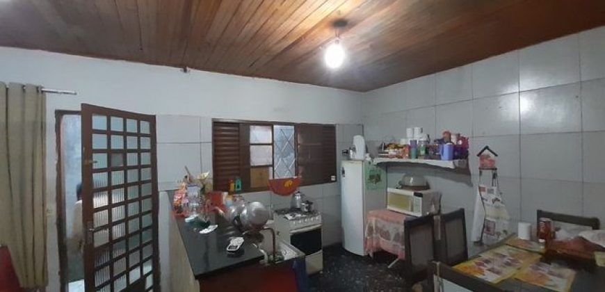 2 Casas no mesmo lote, com Piscina, Churrasqueira, Aceito Troca