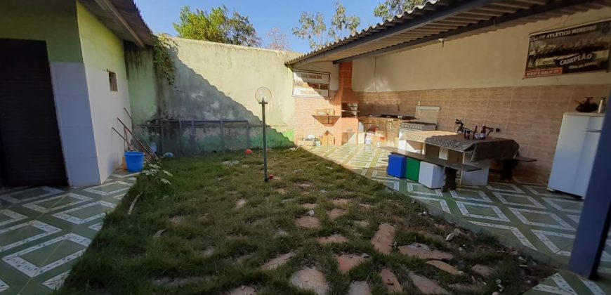 Casa 3 Qtos, Lote com 400 metros, Para quem Gosta de Espaço! Bairro São Gabriel