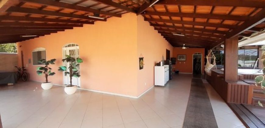 Excelente casa em Condomínio Jardim da Serra, Lote 1500 metros