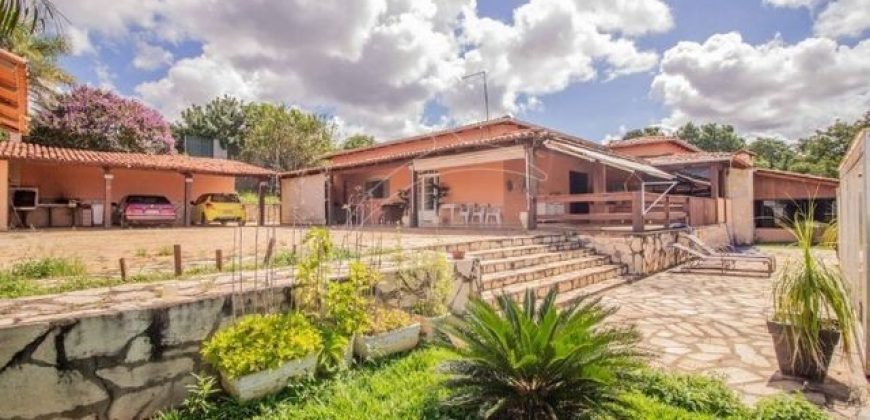 Excelente casa em Condomínio Jardim da Serra, Lote 1500 metros