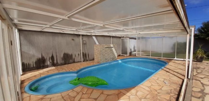 Excelente casa em Condomínio Jardim da Serra, Lote 1500 metros