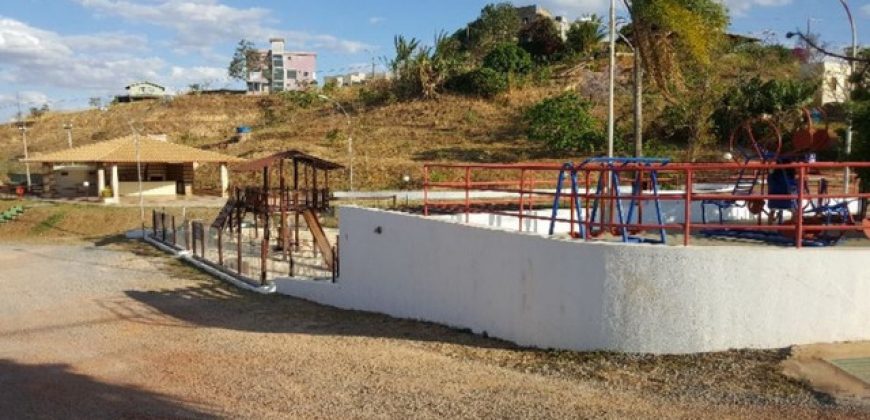 Lote cm 800 m, Esquina, Escriturado, Bem Localizado, Condomínio Ouro Vermelho II