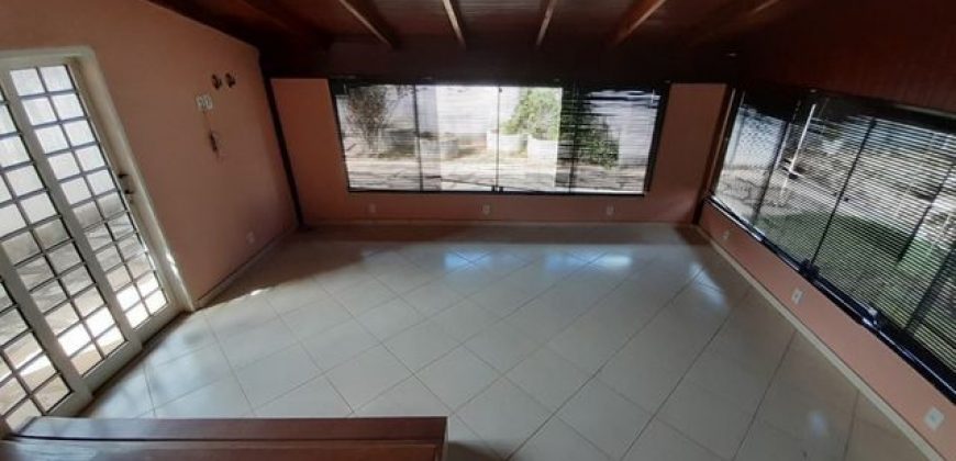 Excelente casa em Condomínio Jardim da Serra, Lote 1500 metros