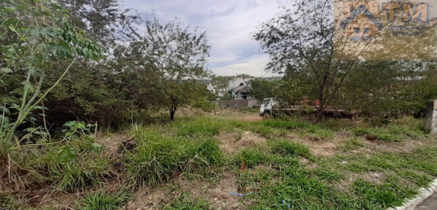 Lote cm 800 m, Esquina, Escriturado, Bem Localizado, Condomínio Ouro Vermelho II