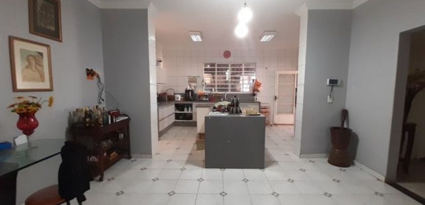 Excelente casa em Condomínio Jardim da Serra, Lote 1500 metros