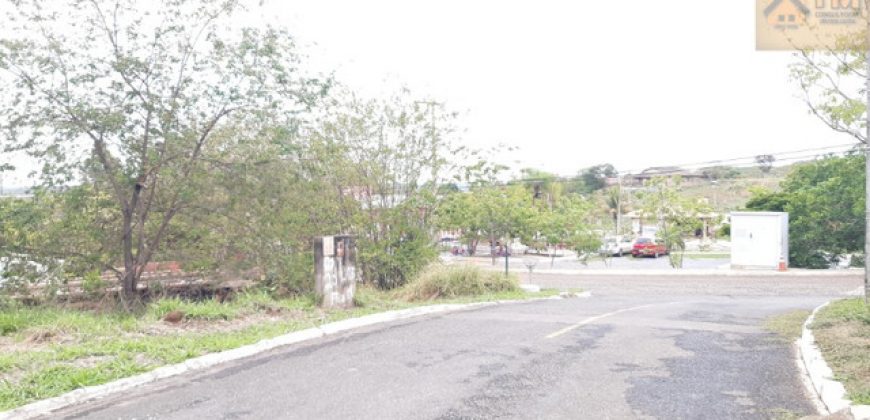 Lote cm 800 m, Esquina, Escriturado, Bem Localizado, Condomínio Ouro Vermelho II