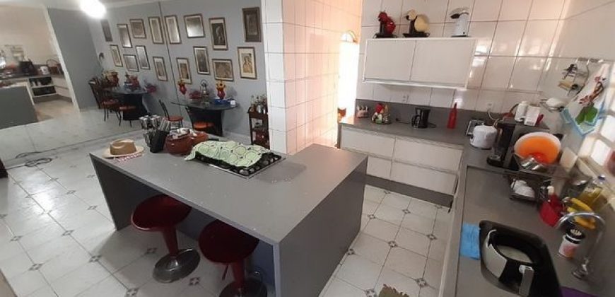 Excelente casa em Condomínio Jardim da Serra, Lote 1500 metros