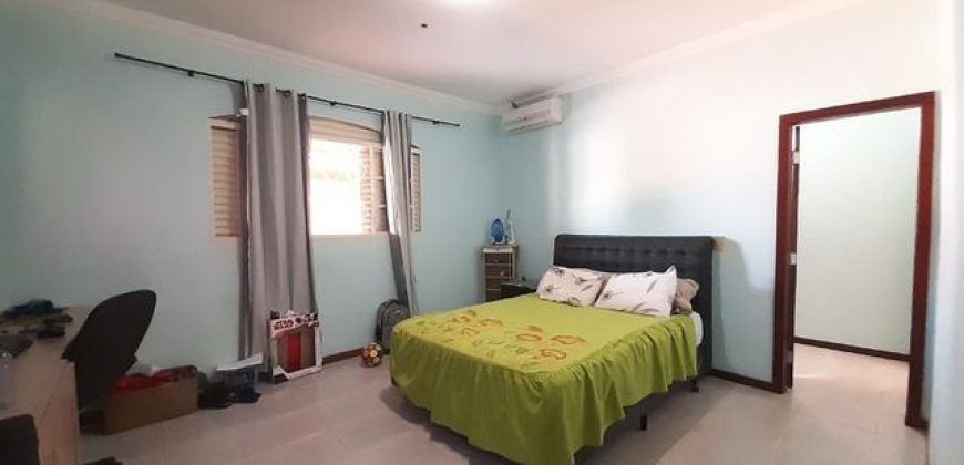 Excelente casa em Condomínio Jardim da Serra, Lote 1500 metros