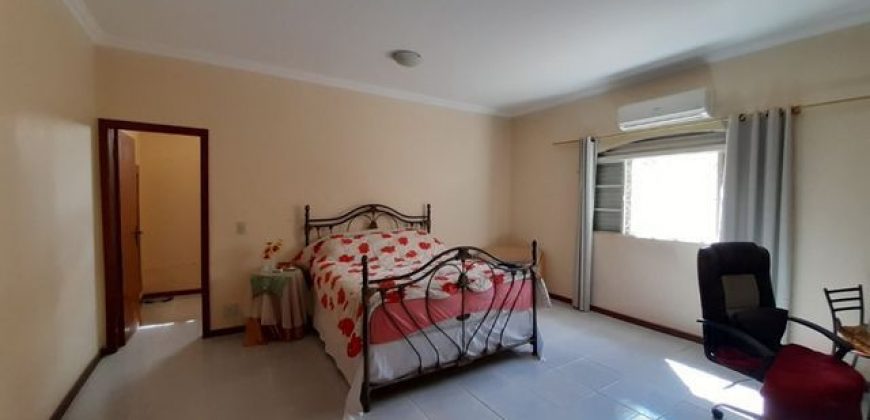 Excelente casa em Condomínio Jardim da Serra, Lote 1500 metros