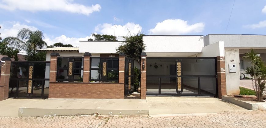 Casa com 3 Quartos, Suite, Lote 400 metros, Condomínio Ouro do Itaipu