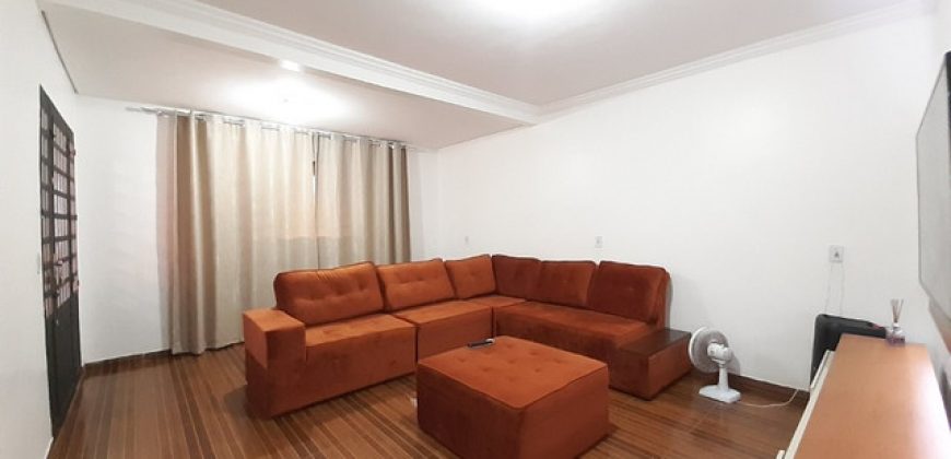 Maravilhosa Casa com 3 Quartos, Toda na Laje, Rua Comercial e Residencial, B, Centro