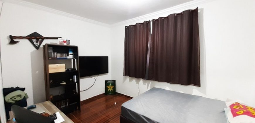 Maravilhosa Casa com 3 Quartos, Toda na Laje, Rua Comercial e Residencial, B, Centro