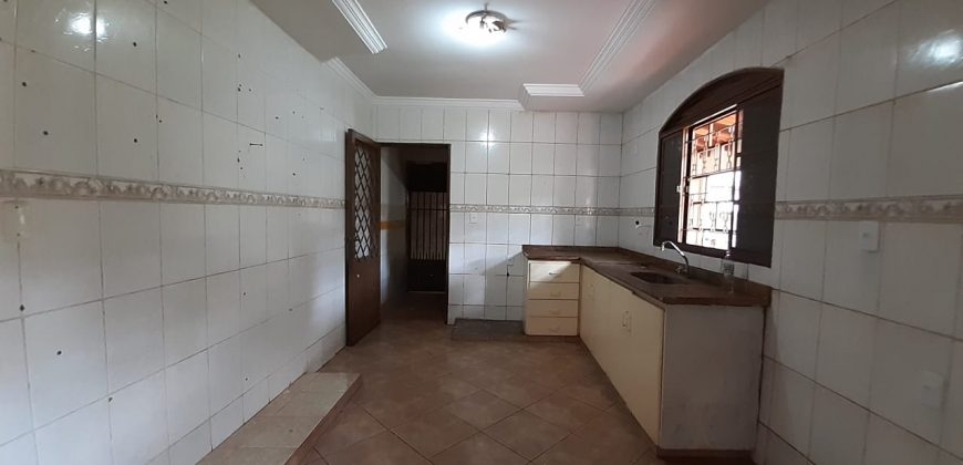 Excelente casa com 3 Qtos, Suíte, na Laje- B. São Francisco – Lt cm mais de 300 mt