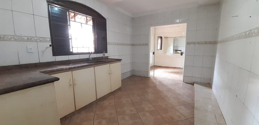 Excelente casa com 3 Qtos, Suíte, na Laje- B. São Francisco – Lt cm mais de 300 mt