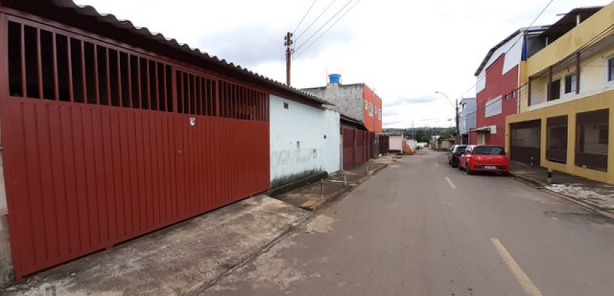 Casa com 3 Quartos, Setor Tradicional, Rua da Escola Ceprom