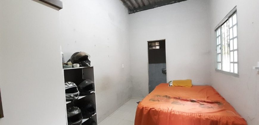 Casa com 3 Quartos, Setor Tradicional, Rua da Escola Ceprom