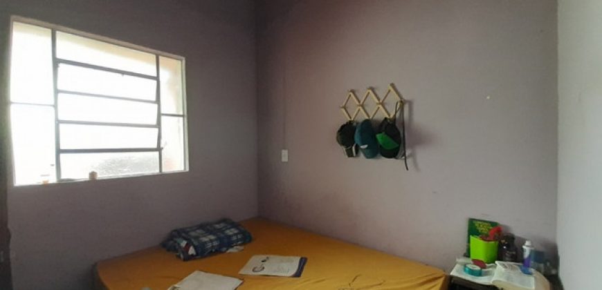 Casa com 3 Quartos, Setor Tradicional, Rua da Escola Ceprom