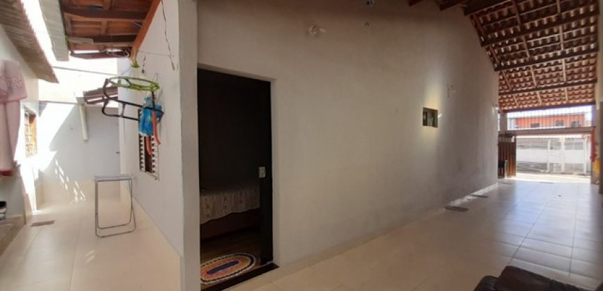 Excelente Casa com 3 quartos, Sendo 2 Suites, Mais uma Kit nos Fundos, Bairro Residencial Oeste, Bem Localizada, São Sebastião/DF.