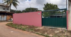 São 2 Casas no mesmo lote, de Esquina, com 290 metros, Bairro Vila Nova