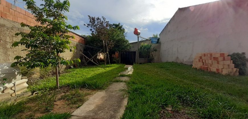 Casa com 2 Quartos, Suíte, Lote com 300 metros, Bairro São Gabriel – Aceito Troca