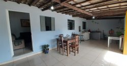 São 2 Casas no mesmo lote, de Esquina, com 290 metros, Bairro Vila Nova