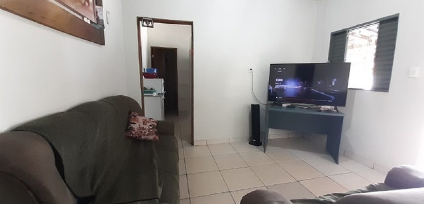 São 2 Casas no mesmo lote, de Esquina, com 290 metros, Bairro Vila Nova